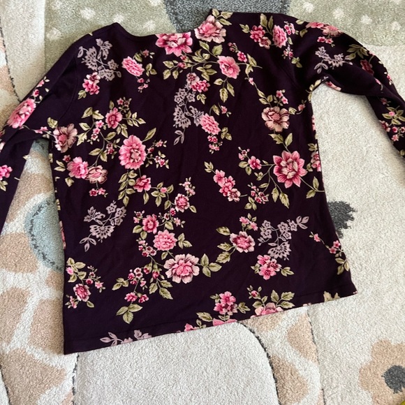 Sweater for layering fit usa small to medium - Picture 6 of 9